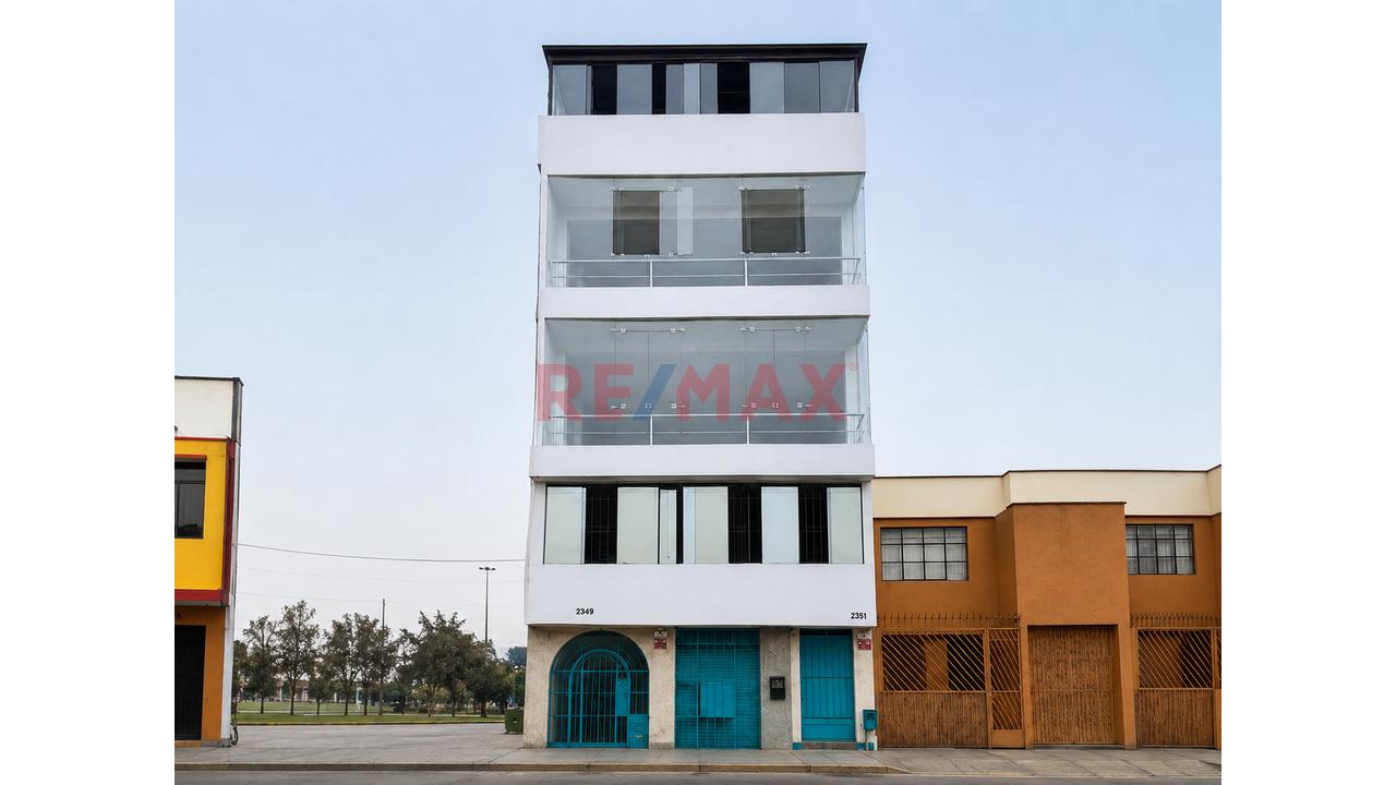 Local 119.38 M² Con Cocina Y Espejos – Av. Universitaria - 1