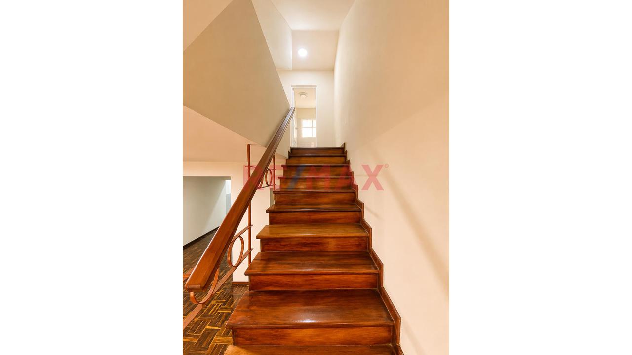 Casa De Tres Pisos En Venta En Quinta Urbanización Balconcillo La Victoria - 8