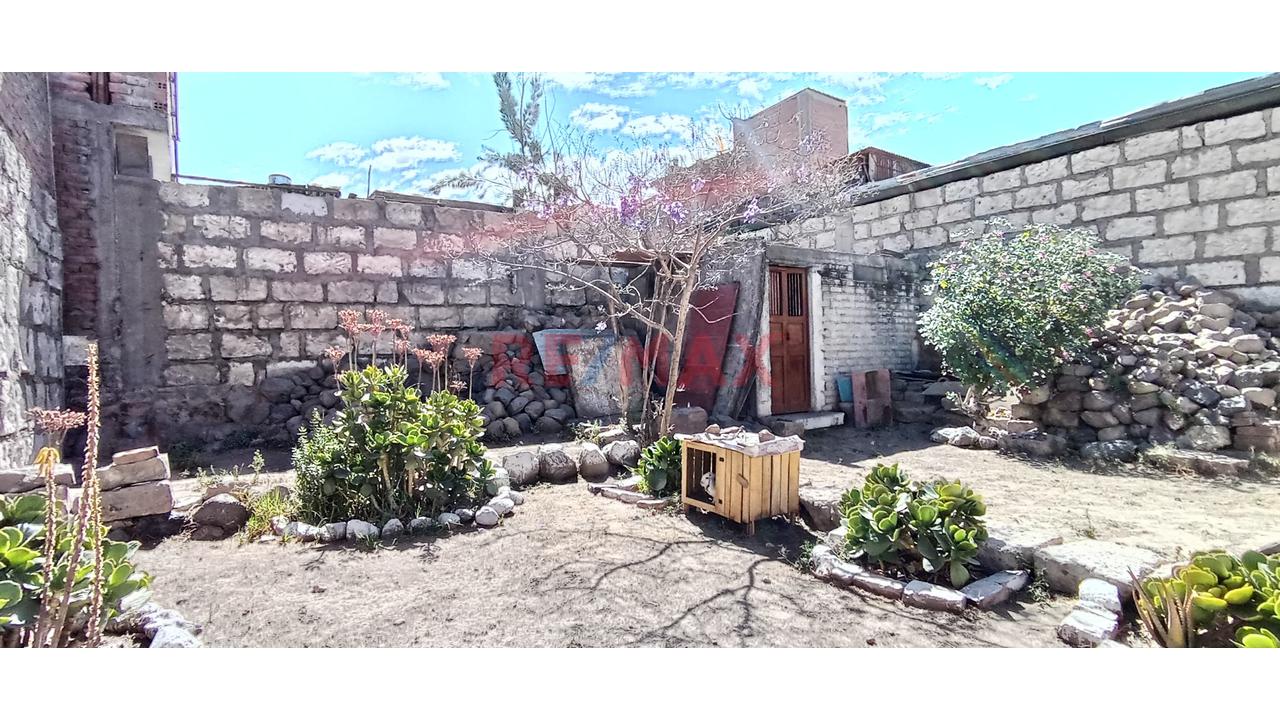 Se Vende Amplia Casa A Precio De Terreno En Zamácola!!! — foto 13