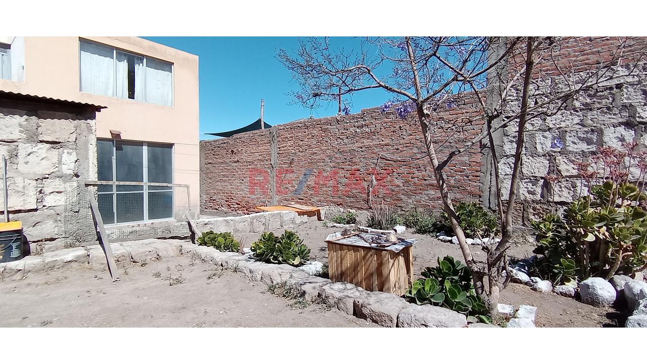 Se Vende Amplia Casa A Precio De Terreno En Zamácola!!! - 16