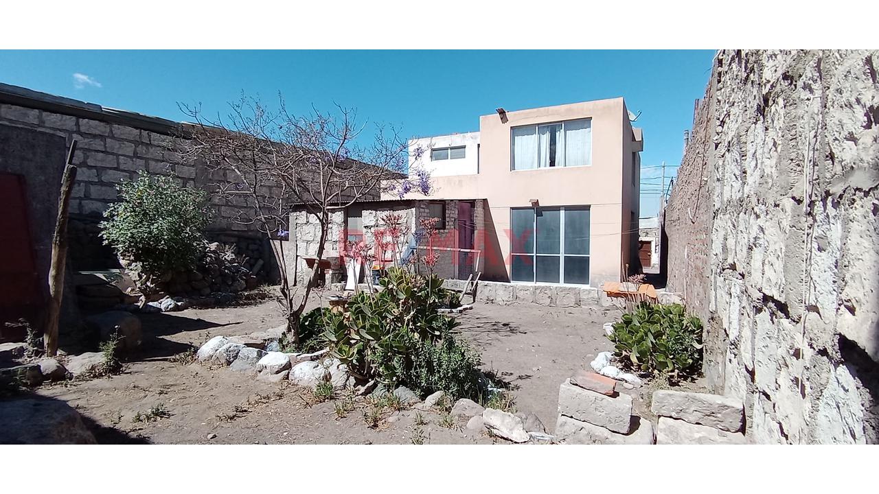 Se Vende Amplia Casa A Precio De Terreno En Zamácola!!! — foto 14