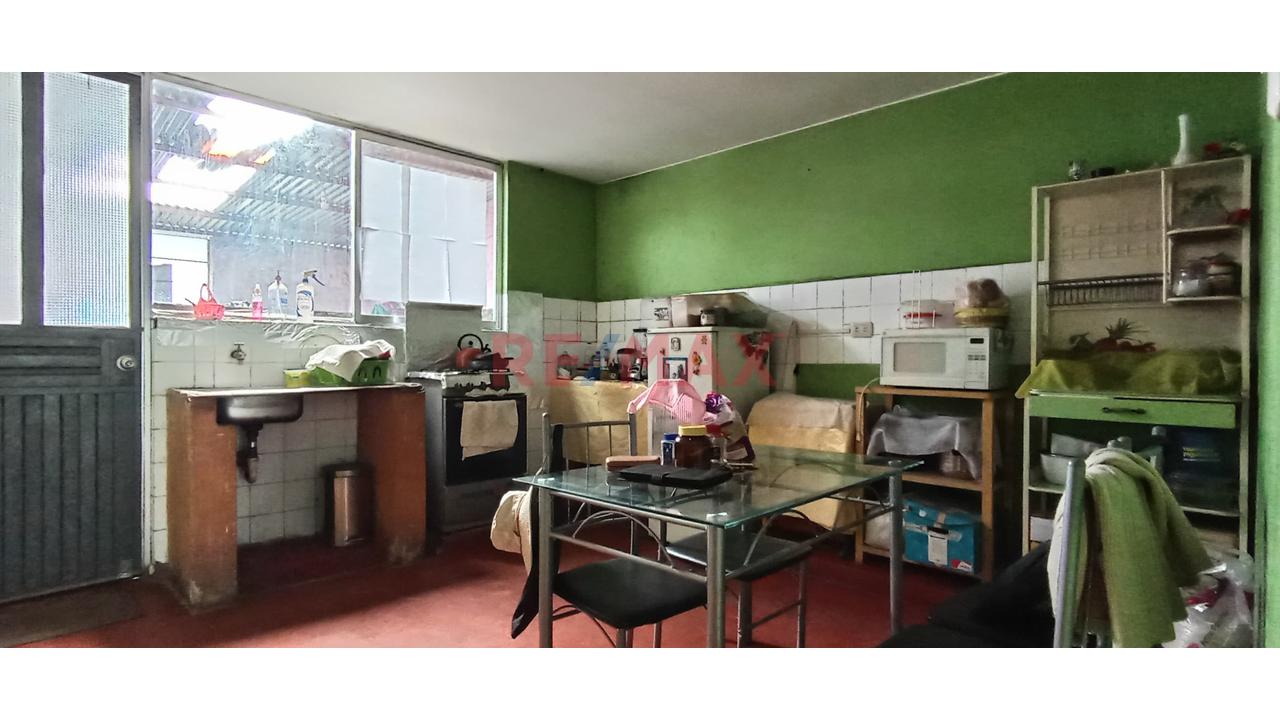 Se Vende Amplia Casa A Precio De Terreno En Zamácola!!! — foto 11