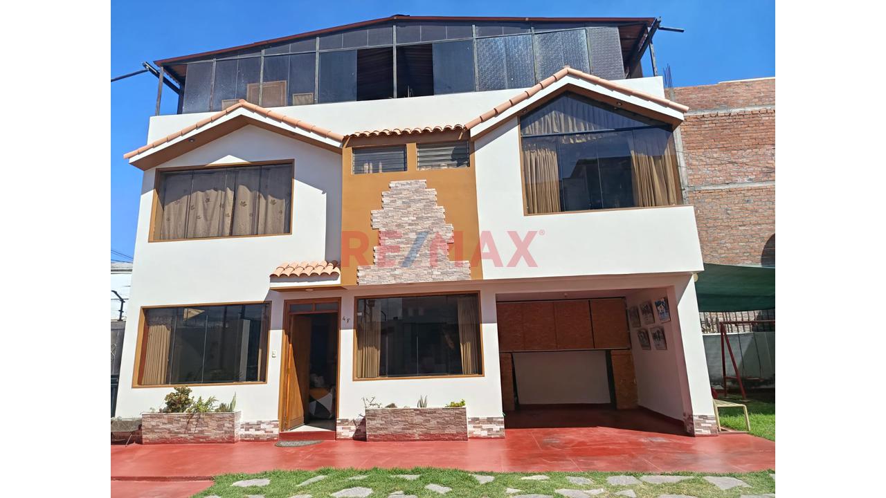 Casa En Residencial Privada Paucarpata