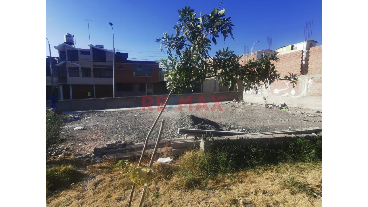 Venta De Terreno Comercial 100M2 Mariano Melgar - 2