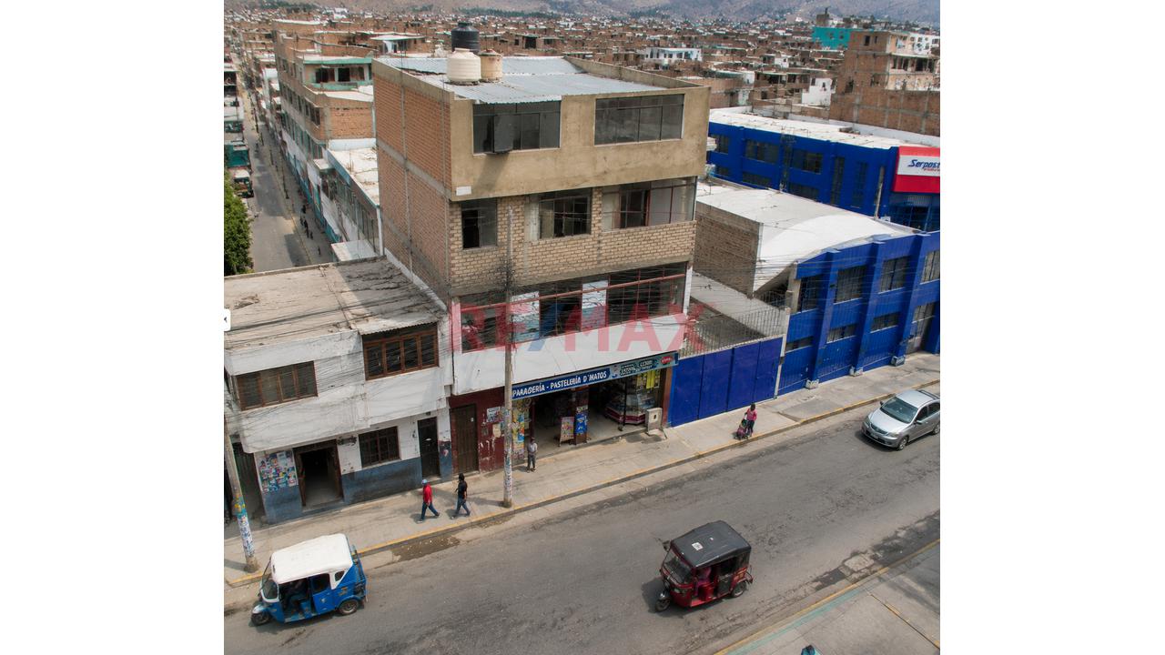 Departamento De 77.35M2 En Venta En 3Er Piso A Pasaso De La Av. Tupac Amaru - Comas — foto 2