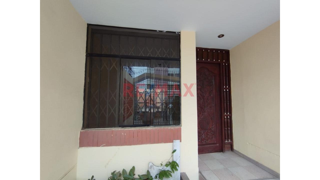 Vendo Casa Villa Sol Los Olivos  A Pasos Del Parque Virgen De La Medalla Milagrosa — foto 3