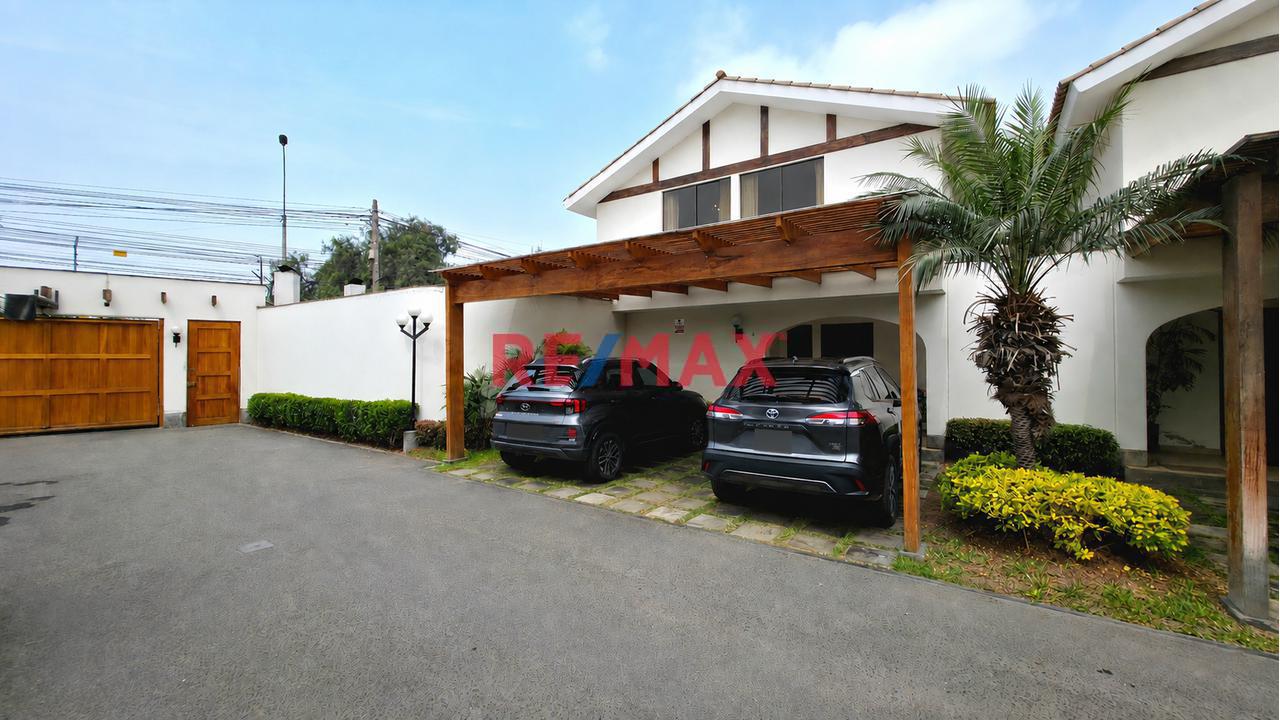 🏡 Casa En Condominio En Venta Con Piscina  – En El Sol De La Molina Etapa I