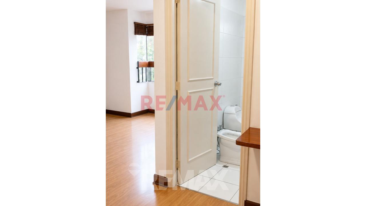 Vendo Amplio Departamento En Urb. Barrio Medico Limite Con Miraflores — foto 11