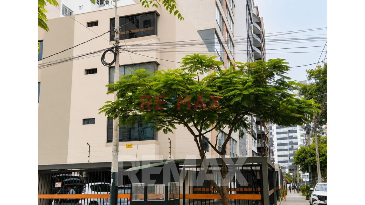 Vendo Amplio Departamento En Urb. Barrio Medico Limite Con Miraflores