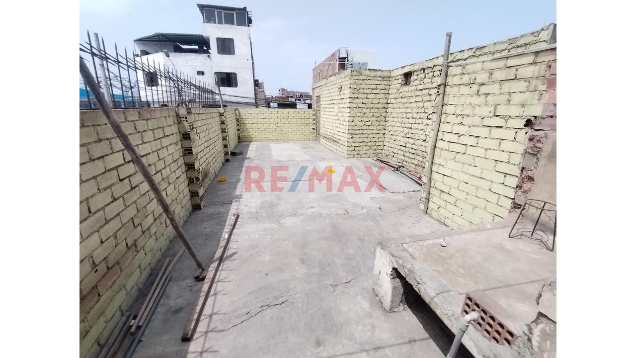Vendo Casita Como Terreno En Breña - 12