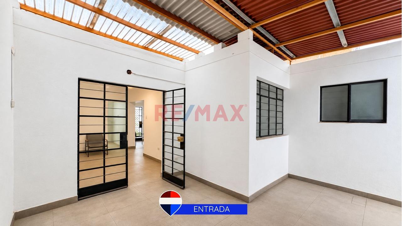 Casa En Venta De 199.20 M² Con Amplios Ambientes, Cochera Y Patio En Excelente Ubicación - 4