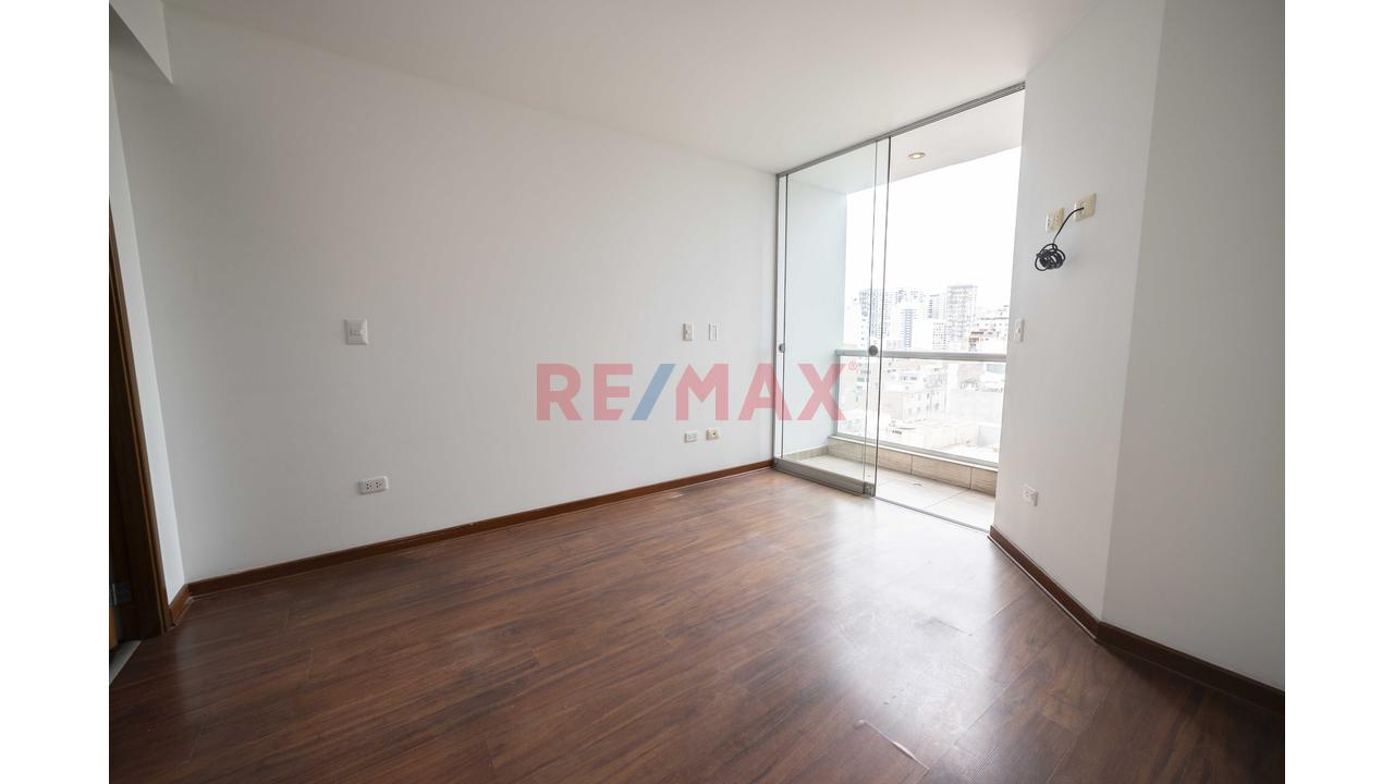 ¡Oportunidad Única! Hermoso Y Céntrico Departamento En Venta, En El Límite De Lince Y San Isidro — foto 7