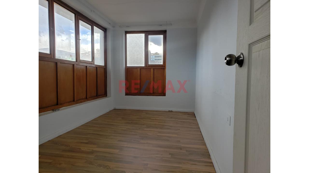 🏢✨ ¡Se Alquila Oficina En Ubicación Estratégica! - 12