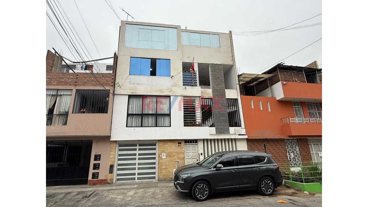 Amplio Departamento De 112 M² A 2 Cuadras De Municipalidad De Los Olivos - 2
