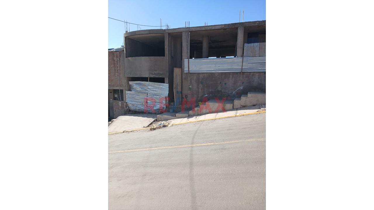 🏡 ¡Casa Con Amplio Terreno En Venta – Paucarpata! 🔥