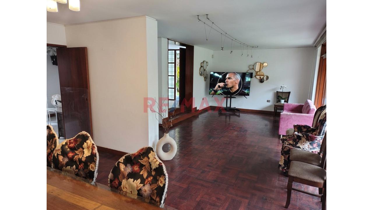 Casa En Alquiler En La Aurora Miraflores – 300 M², Esquina, Jardín Y 4 Habitaciones — foto 12