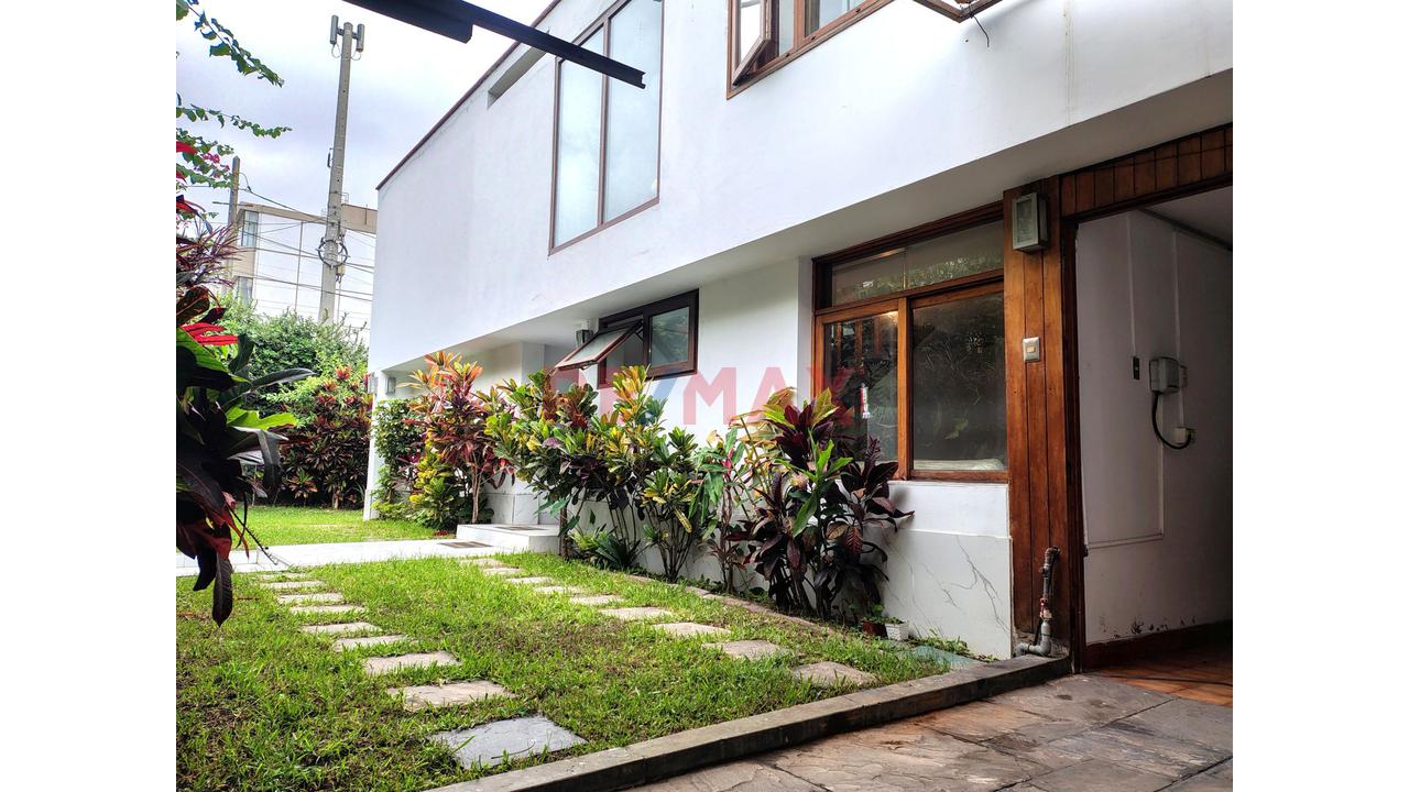 Casa En Alquiler En La Aurora Miraflores – 300 M², Esquina, Jardín Y 4 Habitaciones — foto 7