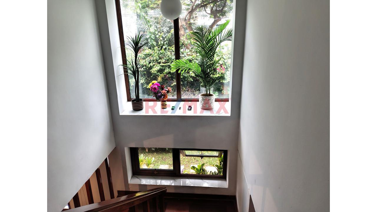 Casa En Alquiler En La Aurora Miraflores – 300 M², Esquina, Jardín Y 4 Habitaciones — foto 8
