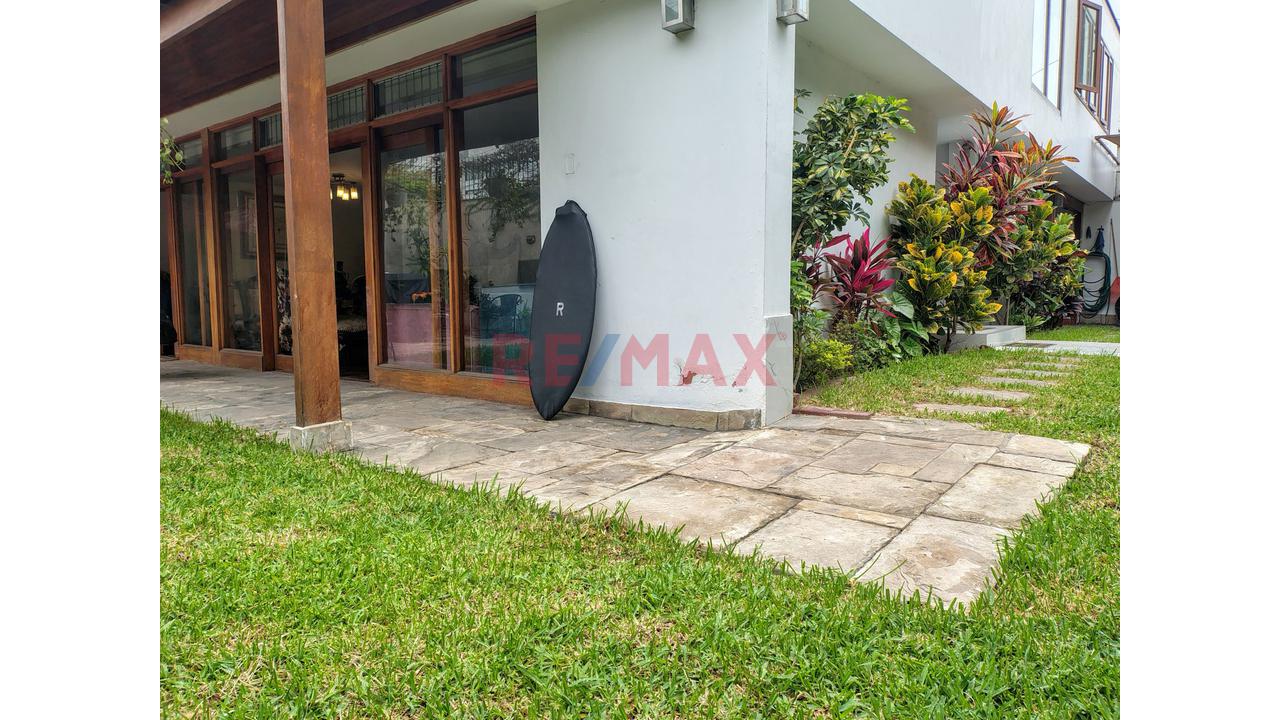 Casa En Alquiler En La Aurora Miraflores – 300 M², Esquina, Jardín Y 4 Habitaciones