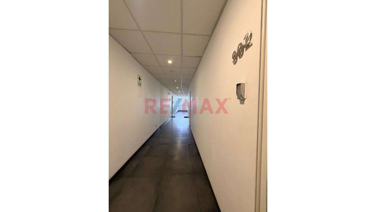 Oficina En Alquiler De 112 M² Con Estacionamiento Y Vista Exterior En Surco — foto 3