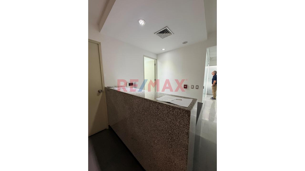 Oficina En Alquiler De 112 M² Con Estacionamiento Y Vista Exterior En Surco — foto 9