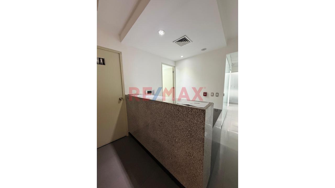 Oficina En Alquiler De 112 M² Con Estacionamiento Y Vista Exterior En Surco — foto 8
