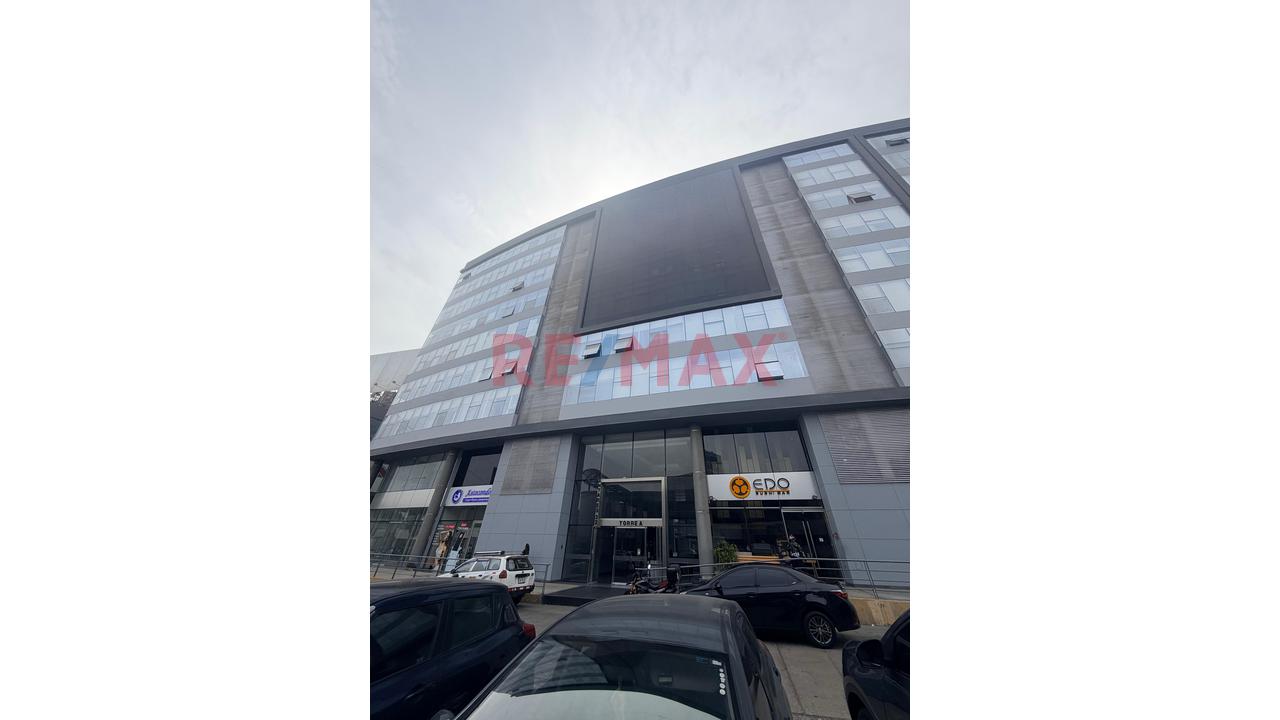 Oficina En Alquiler De 112 M² Con Estacionamiento Y Vista Exterior En Surco