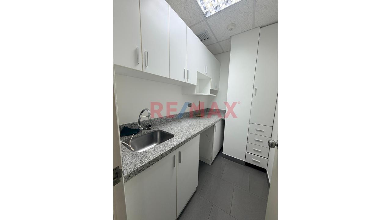 Oficina En Alquiler De 112 M² Con Estacionamiento Y Vista Exterior En Surco — foto 11