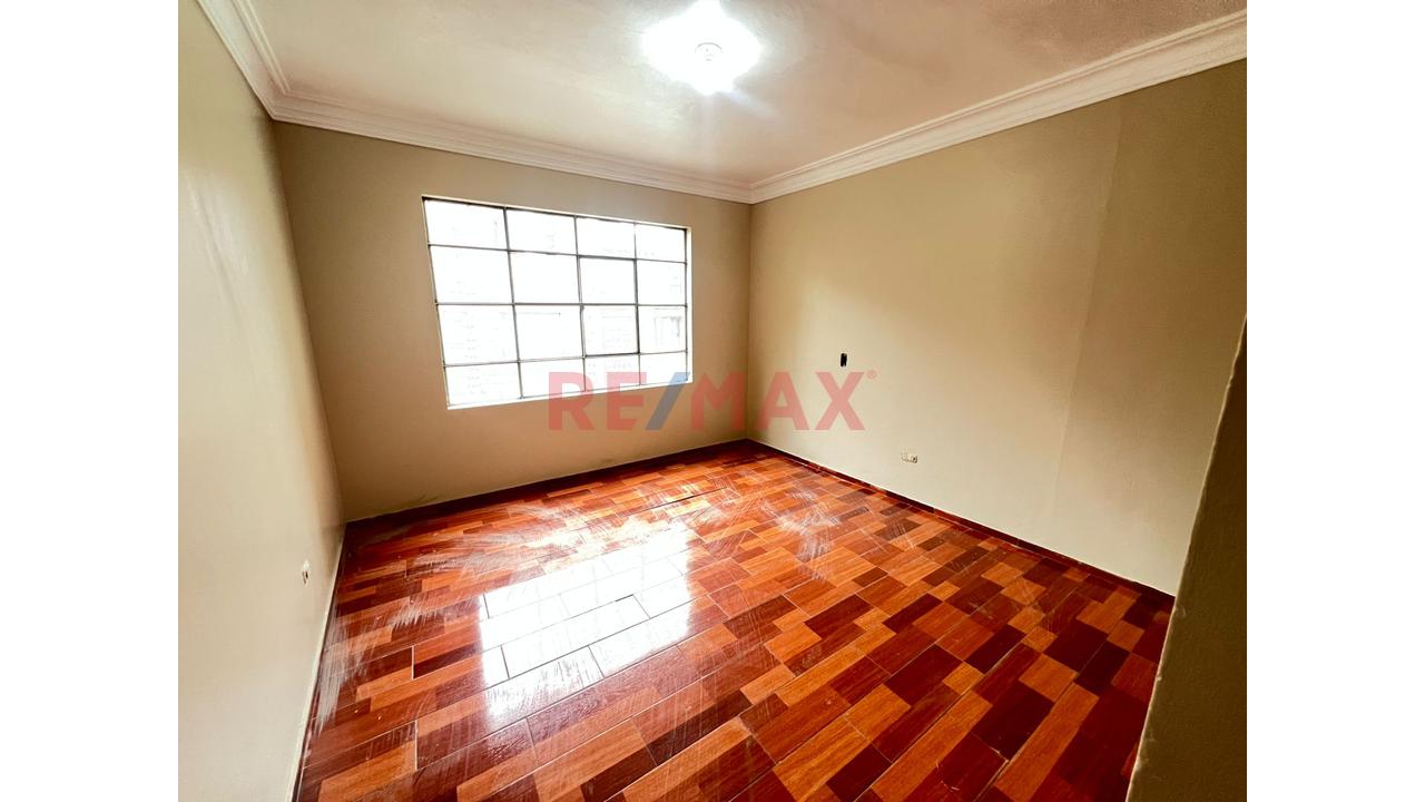 Vendo Casa De 169 M² En El Agustino: 4 Dormitorios, Estudio Y Cerca Al Municipio - 4
