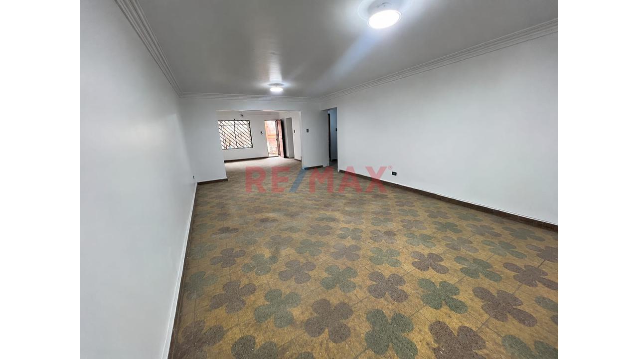 Vendo Casa De 169 M² En El Agustino: 4 Dormitorios, Estudio Y Cerca Al Municipio - 9