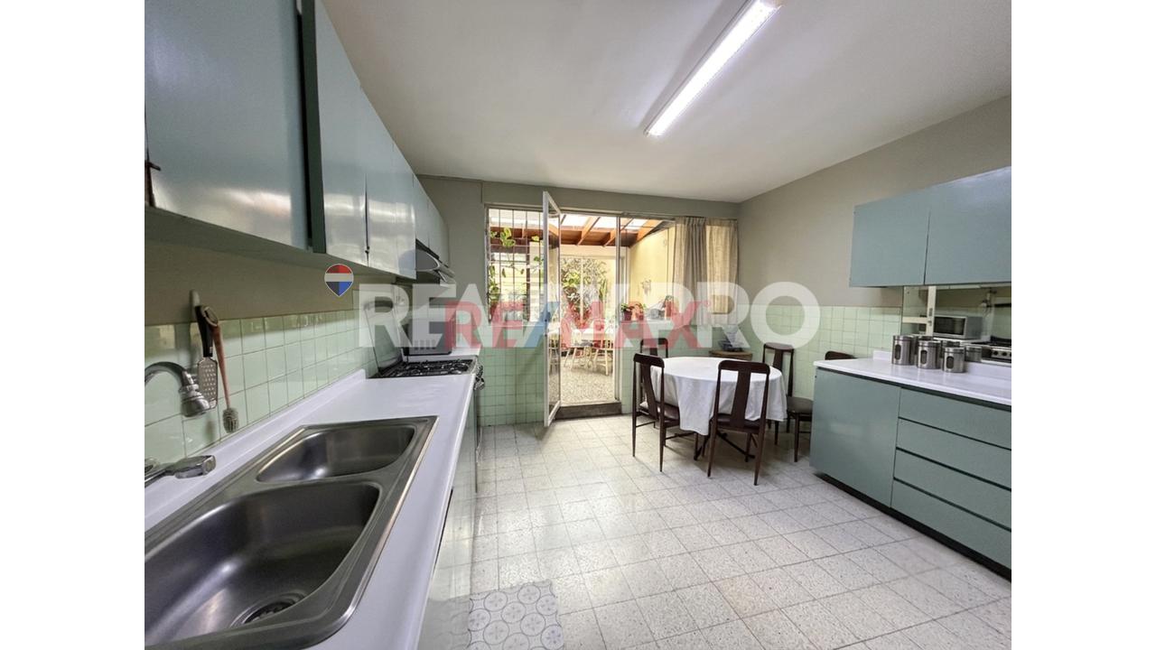 Se Vende Hermosa Casa En Av.Higuereta Alt. Av. Benavides — foto 13