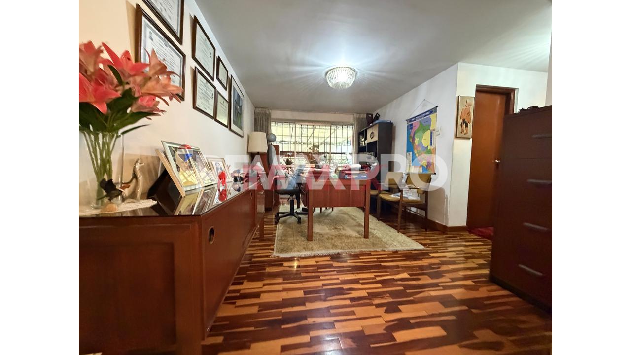 Se Vende Hermosa Casa En Av.Higuereta Alt. Av. Benavides — foto 15