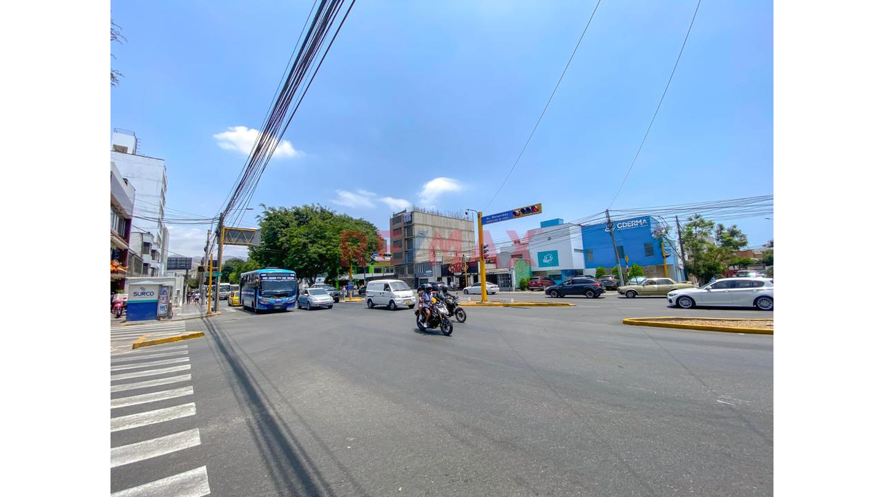 Se Vende Hermosa Casa En Av.Higuereta Alt. Av. Benavides — foto 14
