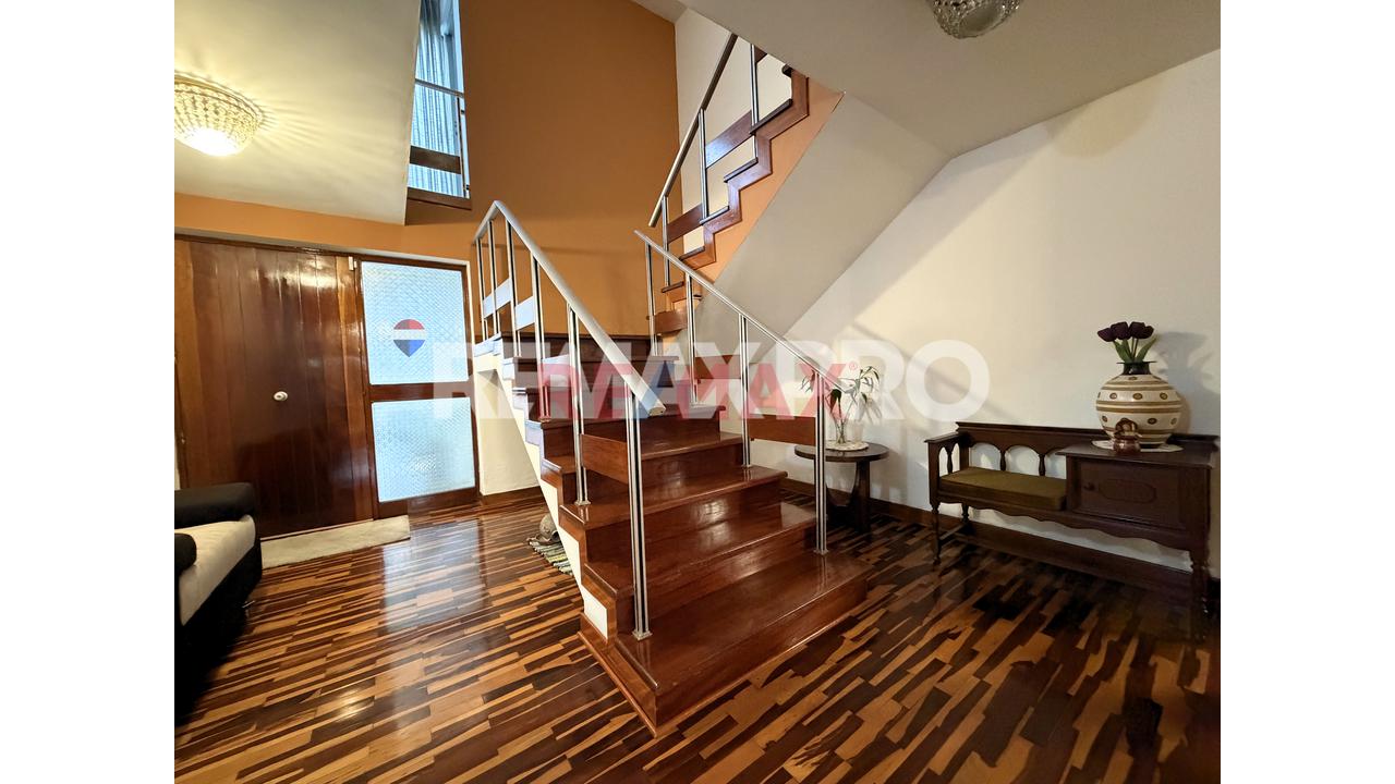 Se Vende Hermosa Casa En Av.Higuereta Alt. Av. Benavides — foto 10
