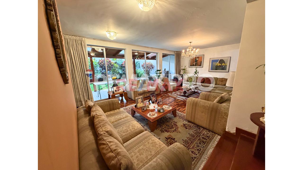 Se Vende Hermosa Casa En Av.Higuereta Alt. Av. Benavides — foto 6