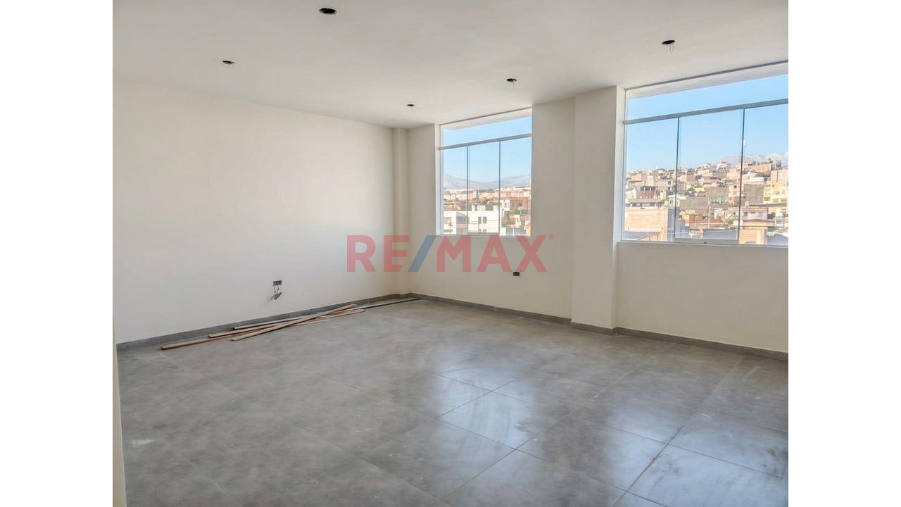Preventa De Amplio Departamento De 199 M2 En 1 Er Piso Elevado - 2
