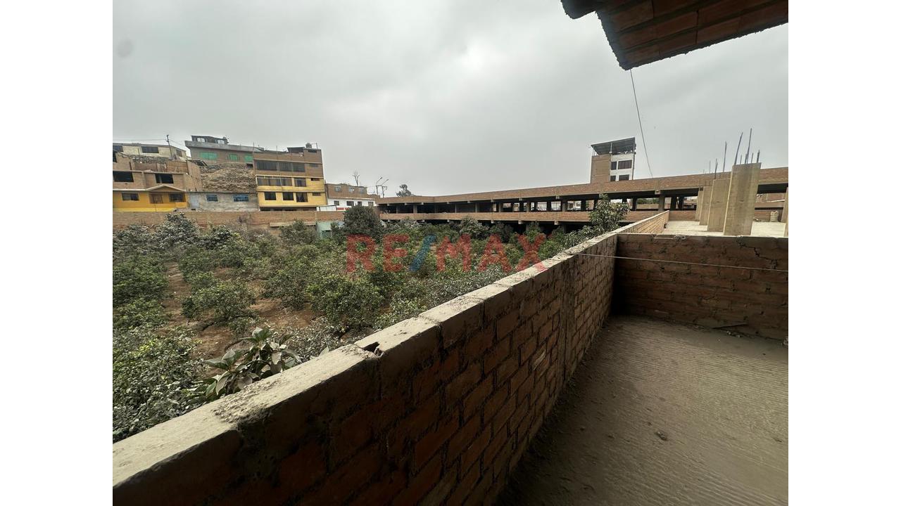 Terreno De 5,050 M² Con 2,000 M² Construidos | Oportunidad De Inversión — foto 3