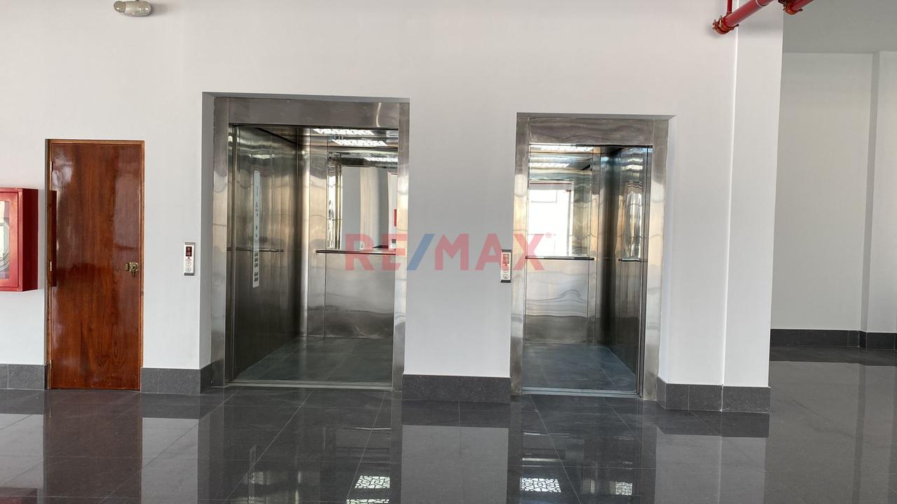 Alquilo Edificio Comercial De Estreno En Esquina (6 Pisos+Azotea ) – Área Techada : 3,078 M² En Av. Balta 1551 Con Manuel Pardo - 5