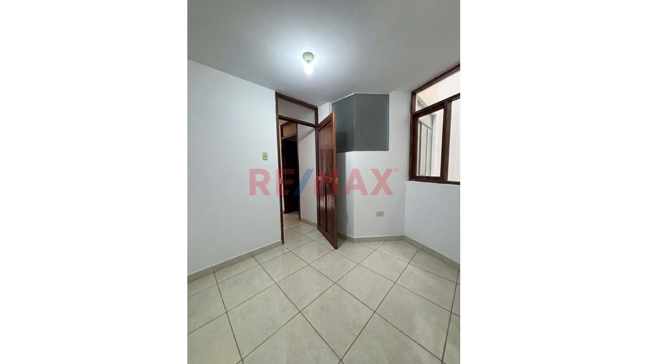 🏠 ¡Ocasión! Amplia Casa De 3 Pisos En Venta 🏠 - 8