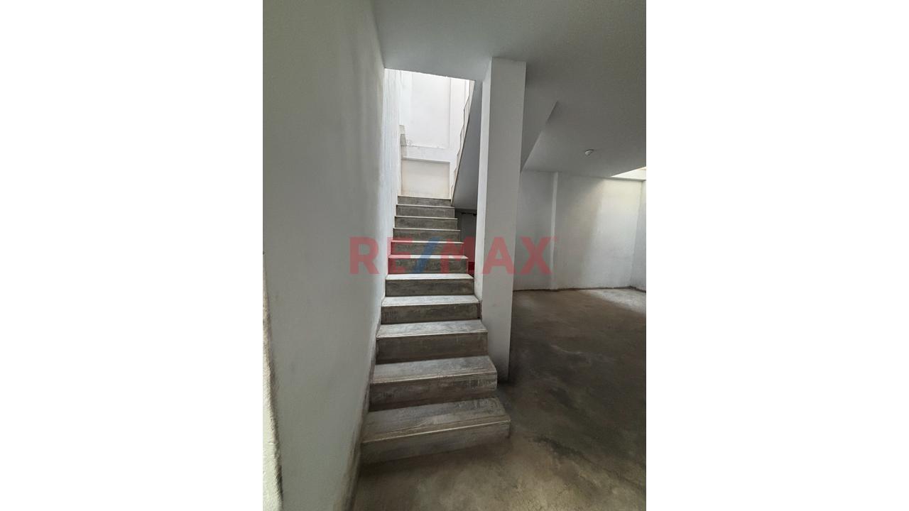 🏠 ¡Ocasión! Amplia Casa De 3 Pisos En Venta 🏠 - 3