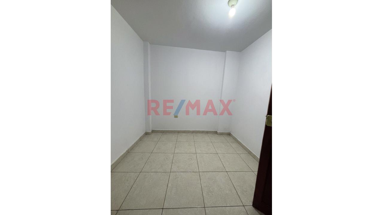🏠 ¡Ocasión! Amplia Casa De 3 Pisos En Venta 🏠 - 13
