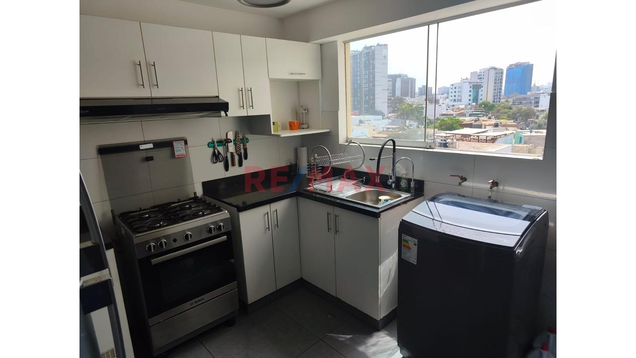 Vive En La Zona Mas Conectada De Miraflores!!!!!, Frente A La Via Expresa Y Pegado A Barranco, A Pocas Cuadras De La Utec Y Del Plaza Vea Del Cortijo, Con Cochera Y Deposito — foto 7