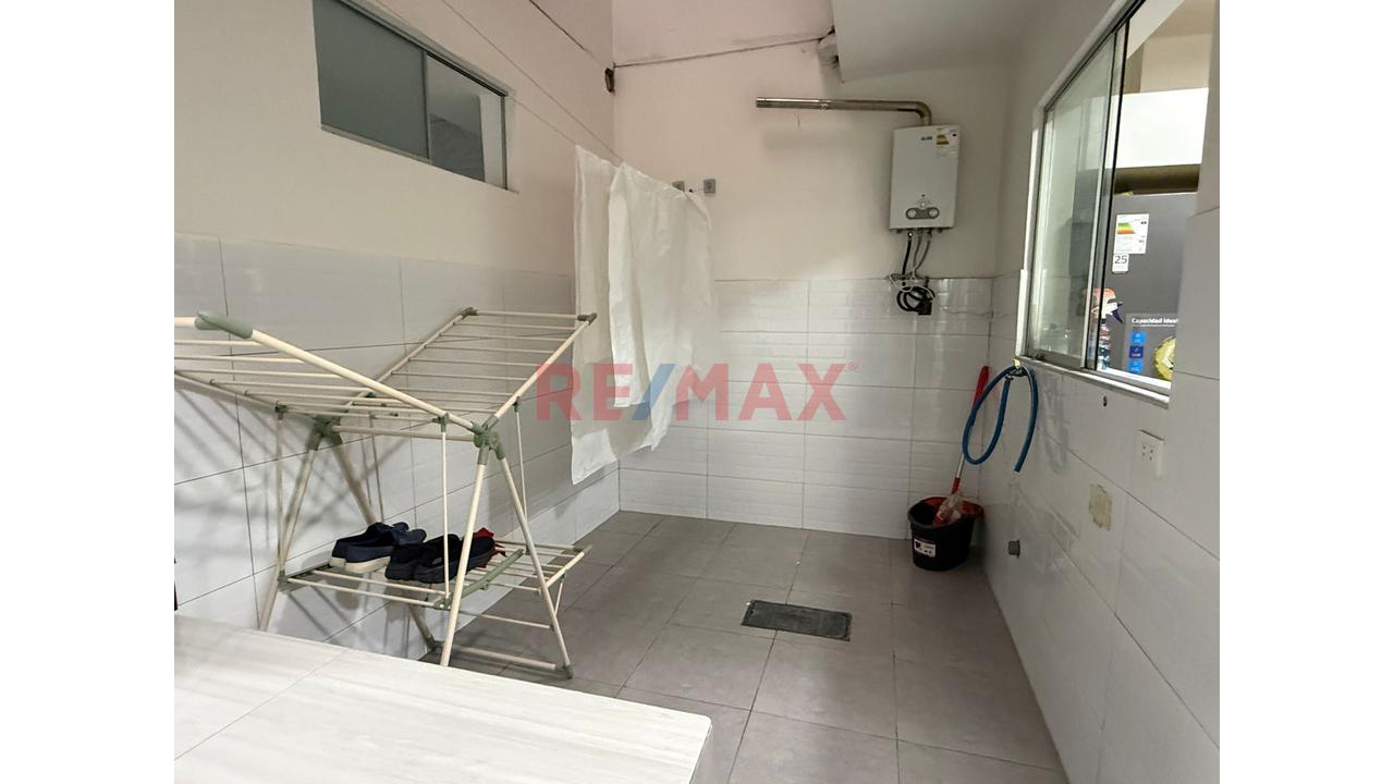 Casa En Venta En Comas +2 Departamentos + Azote - 13