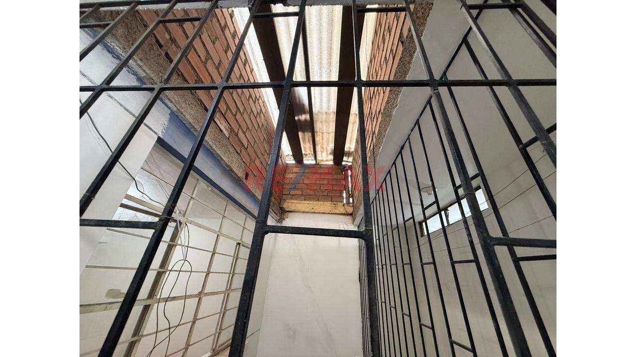 Casa En Venta En Comas +2 Departamentos + Azote - 4