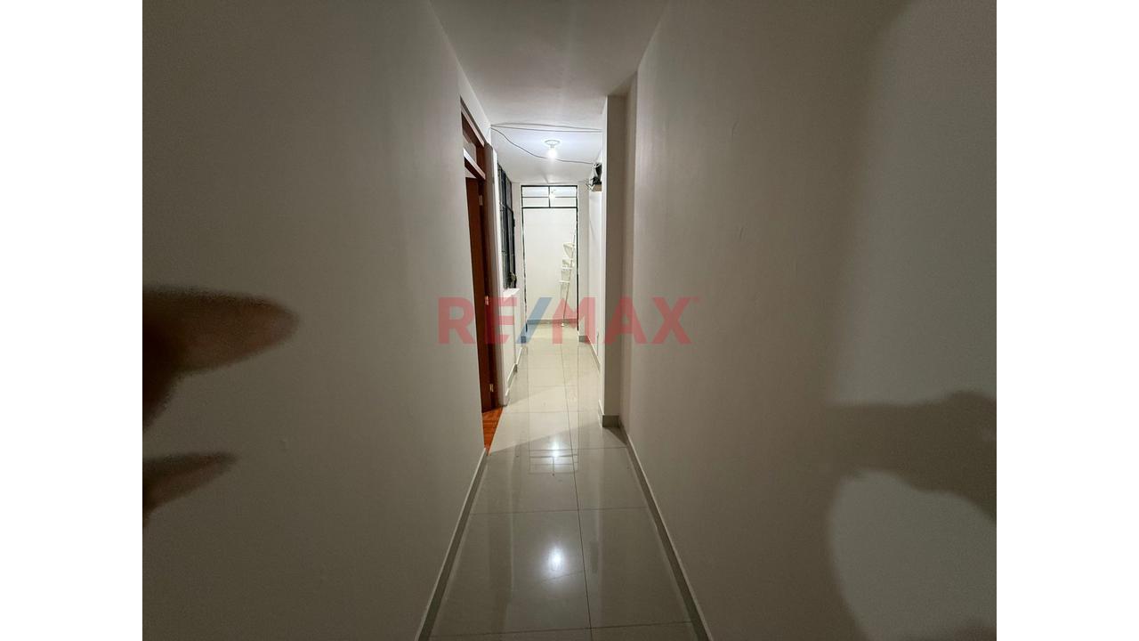 Casa En Venta En Comas +2 Departamentos + Azote - 3