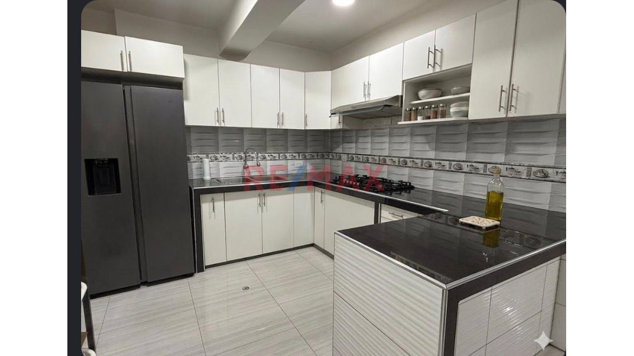 Casa En Venta En Comas +2 Departamentos + Azote - 17