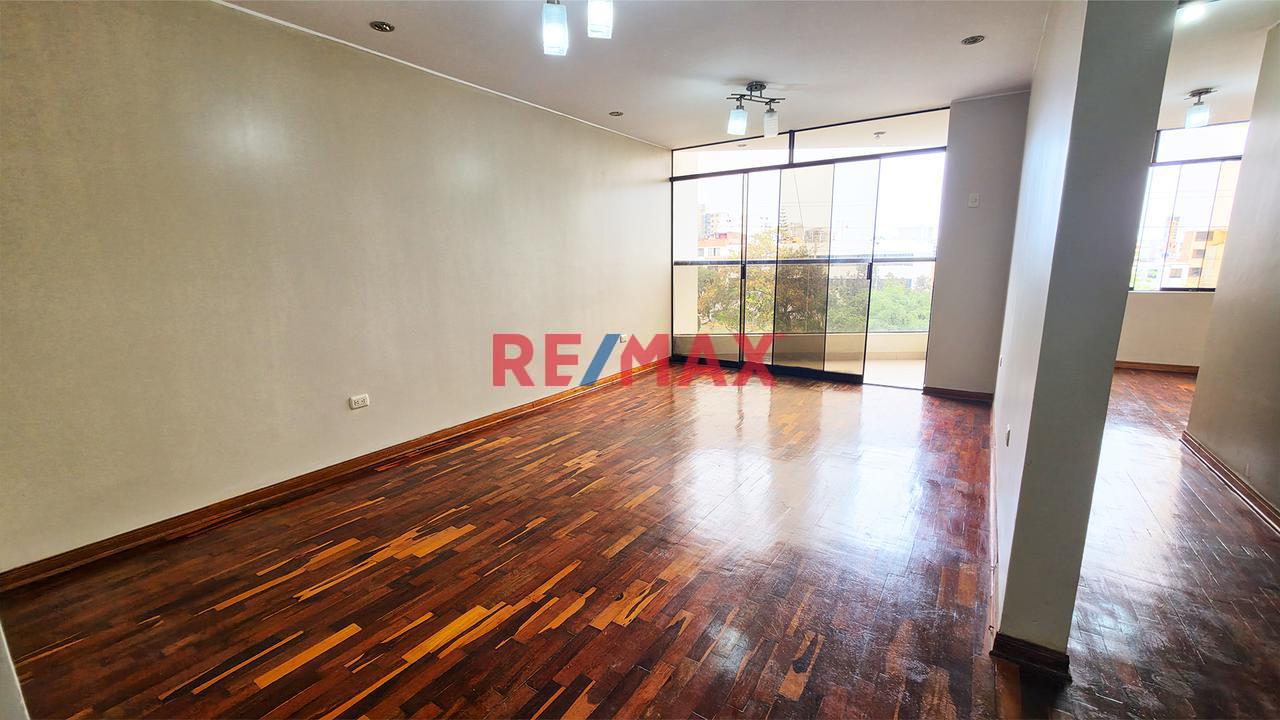 Departamento En Venta En San Miguel – 4.º Piso, Incluye Cochera. Frente A Ciclovía Y Áreas Verdes