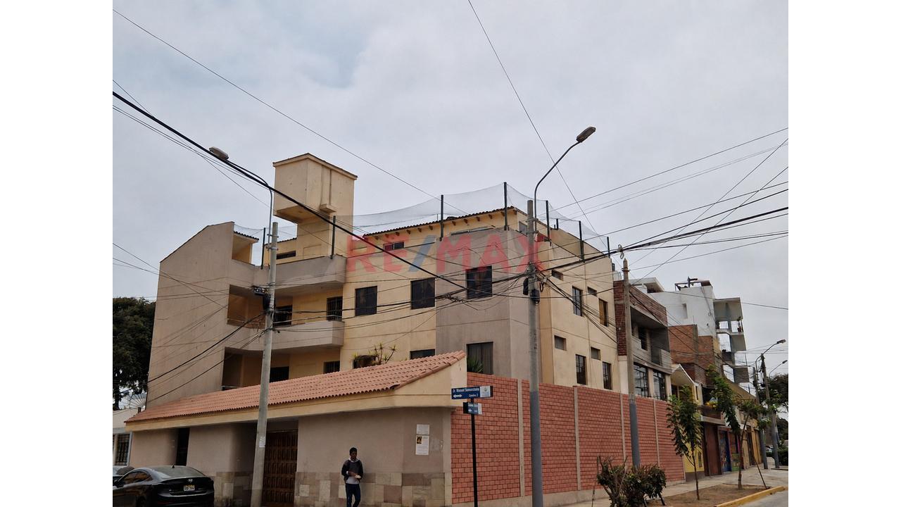 Oportunidad De Inversion Inmueble  04 Pisos  Us$ 400,000 Ubicado En Bellavista Frente A Un Parque — foto 6