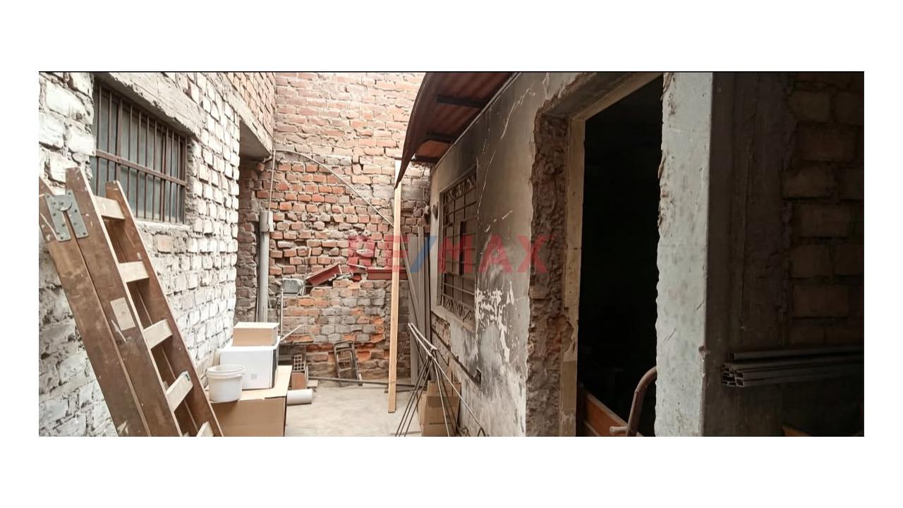 Se Vende Casa Como Terreno -San Martin De Porres Excelente Ubicacion. — foto 4