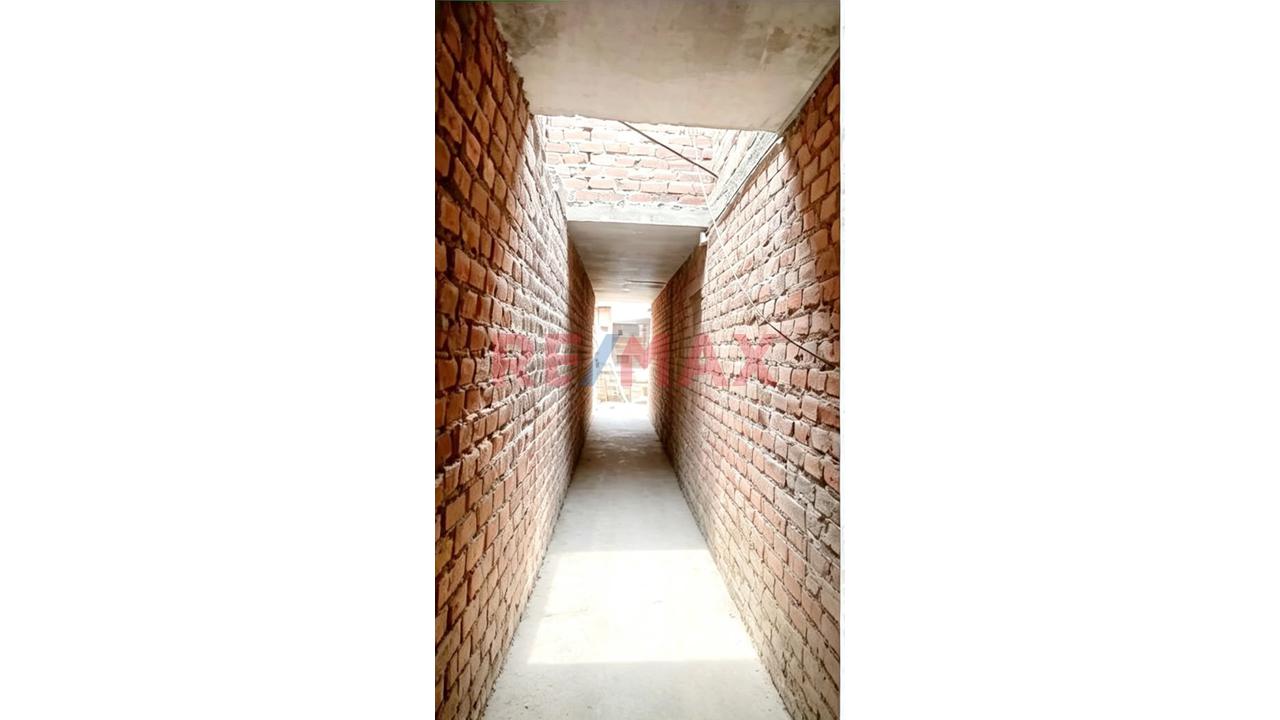 Se Vende Casa Como Terreno -San Martin De Porres Excelente Ubicacion. — foto 6